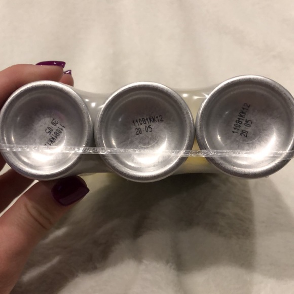 Suave Professionals Refresh and Revive Dry Shampoo 4.3oz each package of 3 New - Picture 3 of 4